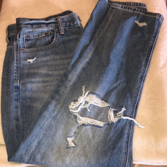 American Eagle Mom Jeans - Picture 4 of 5